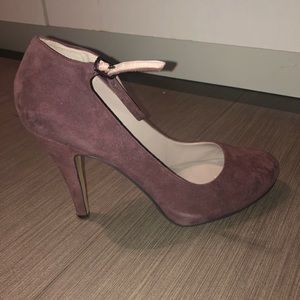 Nine West purple suede almond toe heels size 9.5